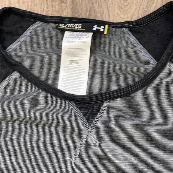 Under Armour Charcoal and Black Baseball Tee - Picture 3 of 6